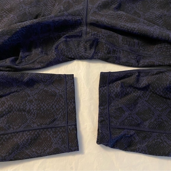 Athleta Ultimate 7/8 Tight Blue Snake Print size 3X‎ - Picture 9 of 10